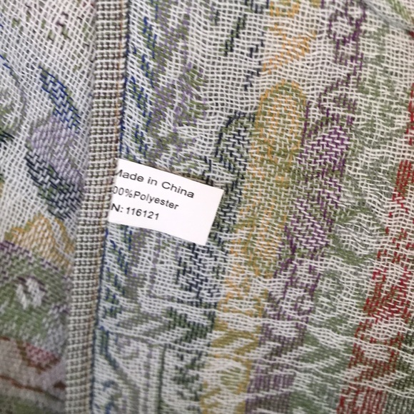 WNOT Elegant Scarf or Wrap! - Picture 9 of 10